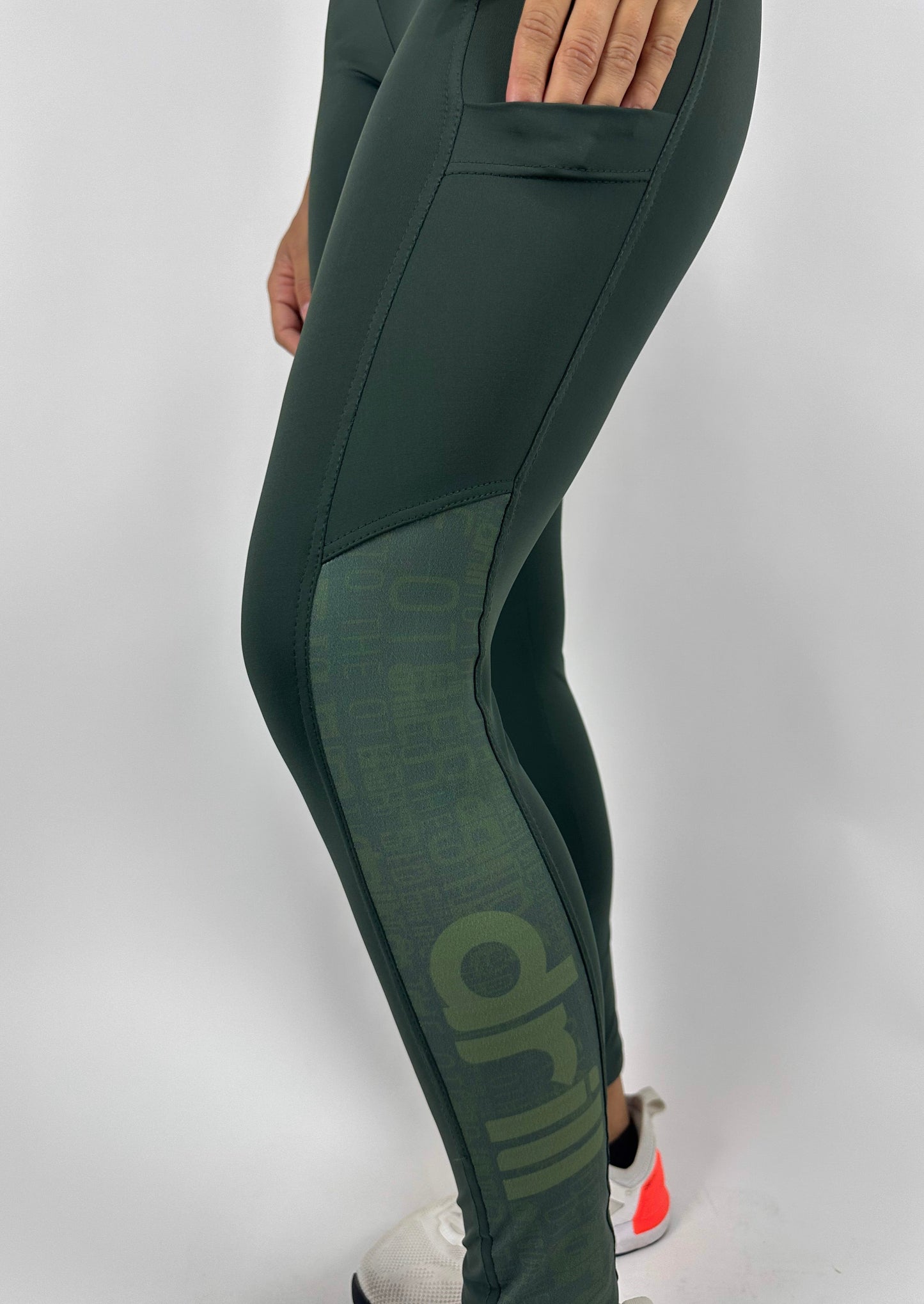 legging broke other side verde